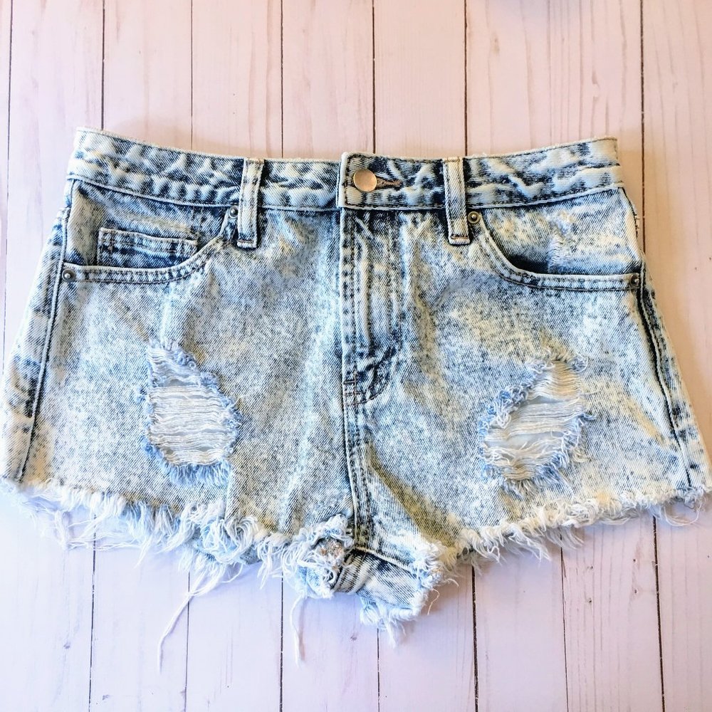 Forever21 Distressed Denim High Waist Cutoff Short